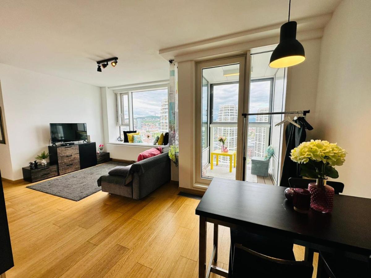 Apartments In Panorama City On 25Th Floor - Amazing View Close To Old Town Bratislava Eksteriør billede