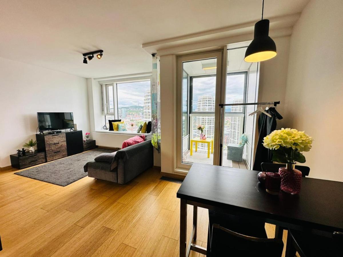 Apartments In Panorama City On 25Th Floor - Amazing View Close To Old Town Bratislava Eksteriør billede